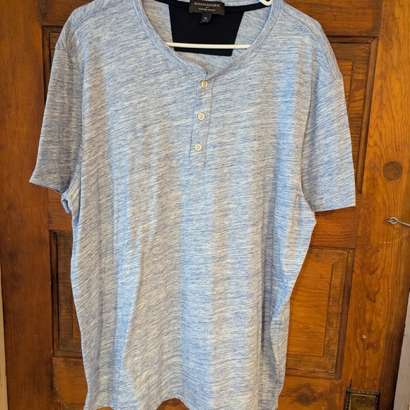 Banana Republic Blue Short Sleeve Tee V-Neck Casual - Picture 1 of 6